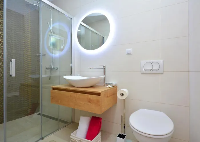 Amos With Private Pool Хвар