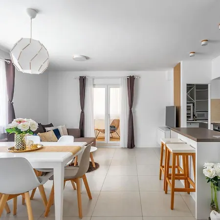 Amos With Private Pool Apartamento