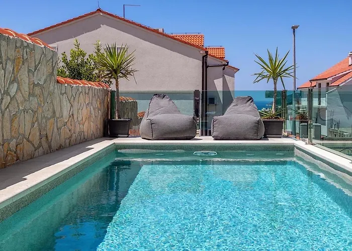 Amos With Private Pool * 赫瓦尔