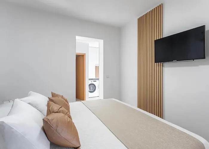 Amos With Private Pool * 赫瓦尔