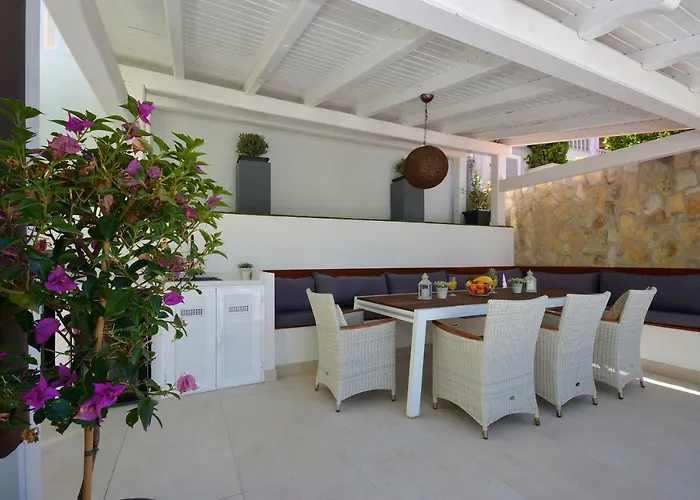 Amos With Private Pool 赫瓦尔